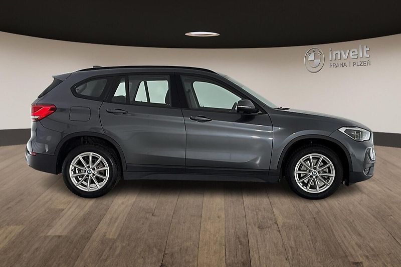 BMW X1 sDrive18i - fotka 2 z 24