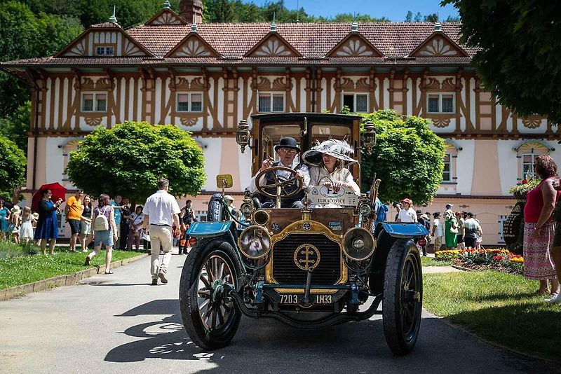 Automobilové skvosty byly k vidění v sobotu v lázeňském městě, kde se při závěru akce Concours d’Elegance Luhačovice 2026 představilo více než 50 historických automobilů z několika evropských zemí.