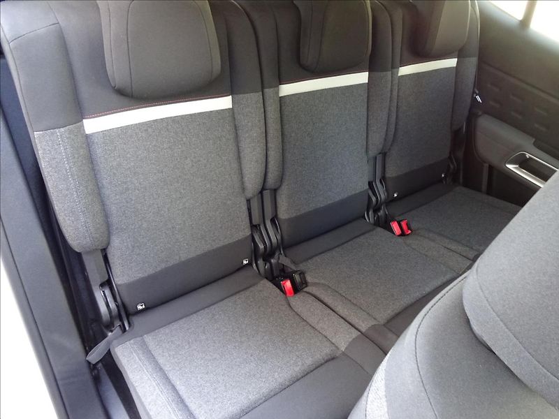 Citroën C5 Aircross 1,2 Pure Tech 96kW - fotka 24 z 50