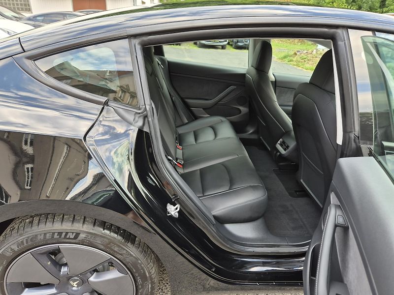 Tesla Model 3 STANDART RANGE 208kw SOH 94% - fotka 15 z 49