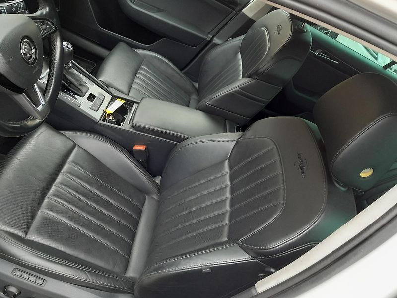 Škoda Superb (2018) 140kW 4x4 L&K WEBASTO-DPH - fotka 12 z 21