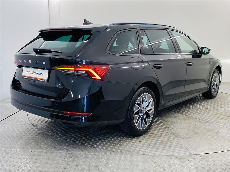 Škoda Octavia 2,0 TDI 110kW DSG Ambition - fotka 2 z 28