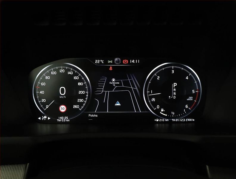Volvo XC90 (2019) R-Design D5 AWD - fotka 9 z 21