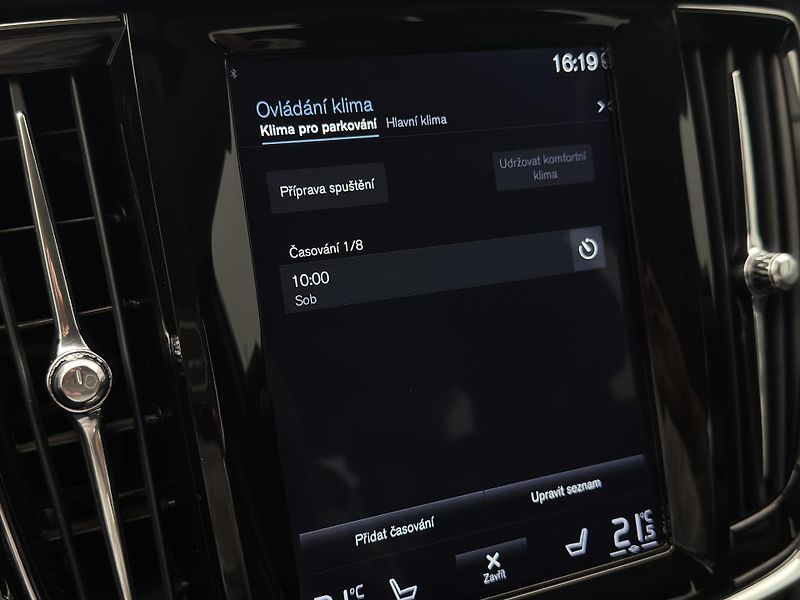 Volvo V90 D4 MOMENTUM PRO  - fotka 43 z 52