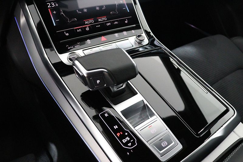 Audi Q7 Sline 50 TDI quattro tiptronic - fotka 22 z 26