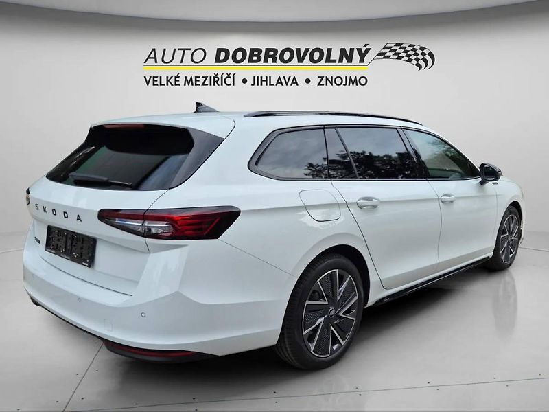 Škoda Superb Combi Sportline 2,0TDI 110kW D - fotka 6 z 20