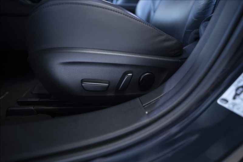 Mazda 3 2,0 e-SKYACTIV-X AT NAV KAMERA - fotka 40 z 43