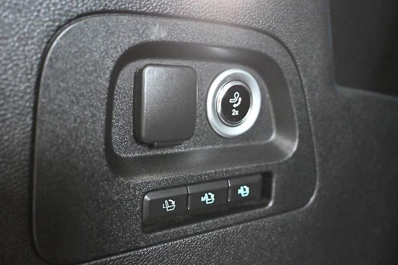Ford S-MAX (2022) 2.0 TITANIUM Kamera Tažné 8 Ko - fotka 21 z 32