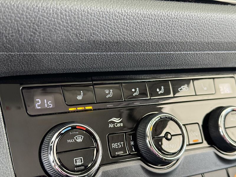 Škoda Kodiaq 1,4TSI DSG*STYLE*Tažné*7MÍST - fotka 24 z 38