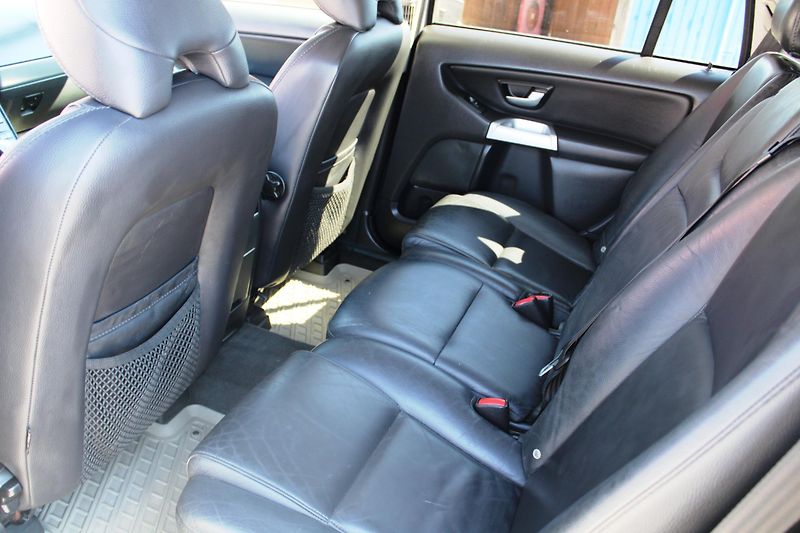 Volvo XC90 (2005) 2.4 D5 AWD AUTOMAT KLIMA ALU - fotka 13 z 20