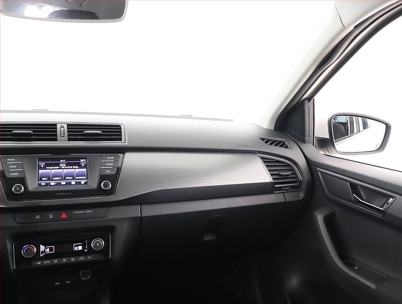 Peugeot 5008 (2018) PureTech 130, 7 míst, Tempomat - fotka 8 z 18