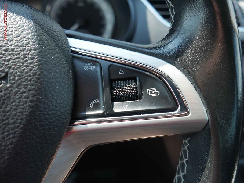 Škoda Octavia (2016) 2.0 TDI, AC, výhřev sed - fotka 14 z 15