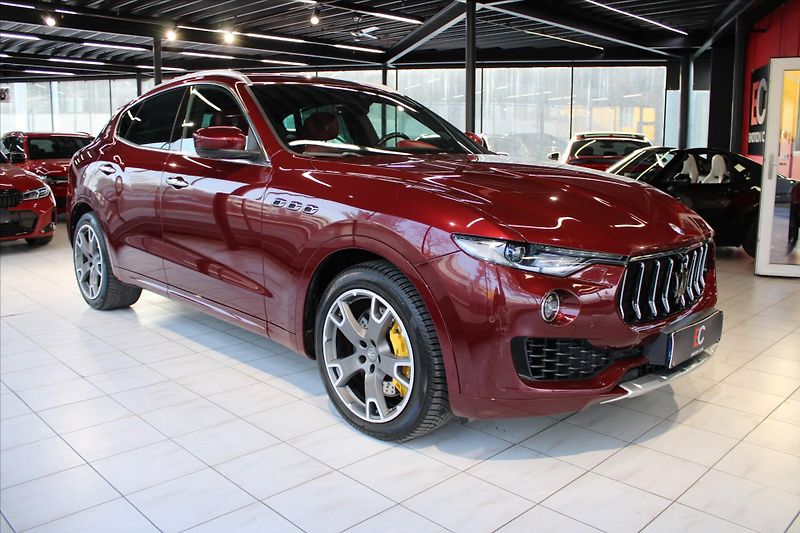 Maserati Levante SQ4 GranLusso ACC/Pano/B&W - fotografie inzerátu