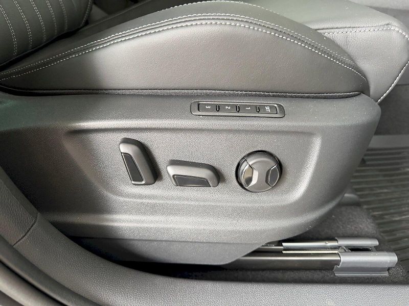 Škoda Karoq (2025) Sportline 1.5 TSI / 110 kW DSG - fotka 29 z 31
