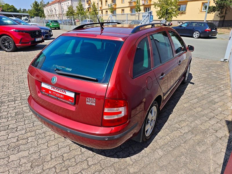 Škoda Fabia (2007) 1.2 HTP Elegance nové ČR 1.maj - fotka 5 z 32