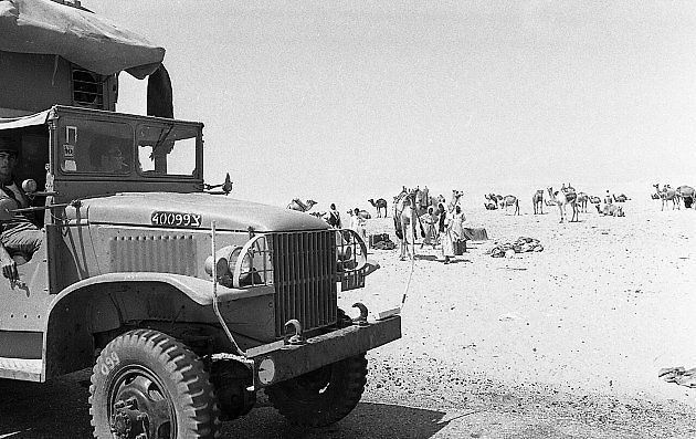 Náklaďák GMC CCKW., zdroj: Wikimedia Commons, Dan Hadani collection, National Library of Israel , CC BY 4.0