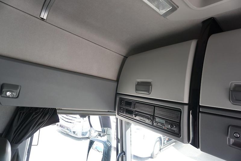 Renault (2018) C 520 / EURO 6 / ACC / 6 X 4 / - fotka 40 z 49