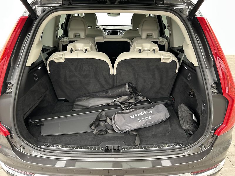 Volvo XC90 2.0 B5 4x4 PLUS Bright Vzduch - fotka 28 z 32