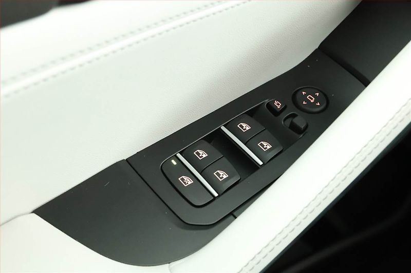 BMW X6 (2025) xDrive30d - fotka 10 z 20