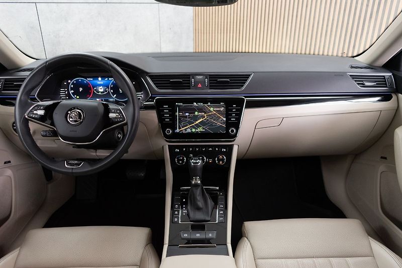 Škoda Superb TDI 147kW L&K 4x4*DPH*ČR 1.MAJ - fotka 7 z 52