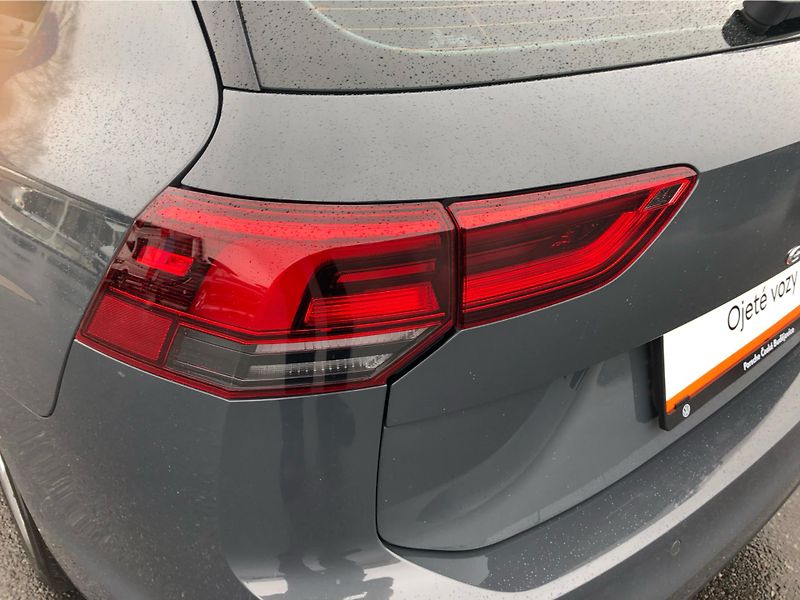 Volkswagen Golf Wa 2.0 Life DT085 Variant 2.0 - fotka 26 z 27