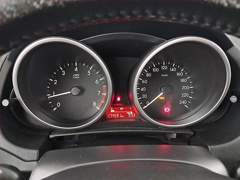 Mazda 5 (2010) 2.0, 7 míst - fotka 11 z 17