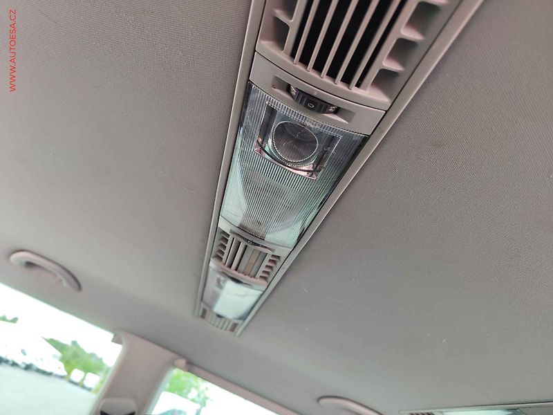 Volkswagen Caravelle (2008) 2.5TDi 8míst, AC, TZ, park - fotka 17 z 21