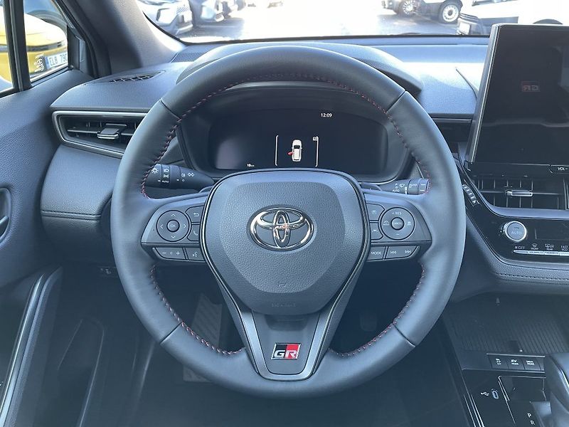 Toyota Corolla Cross 2.0 Hybrid GR Sport - fotka 16 z 30