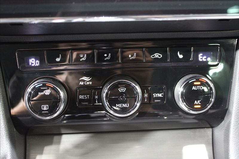 Škoda Superb 1,4 IV 115KW Style DSG - fotka 27 z 37