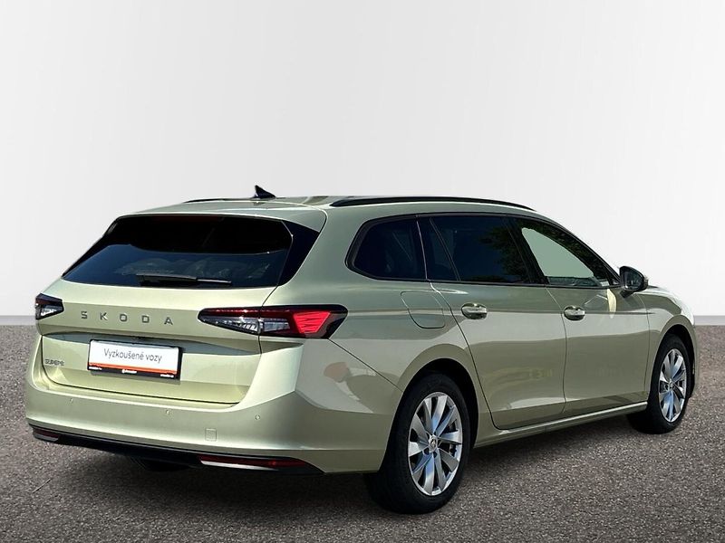 Škoda Superb SELECTION - fotka 2 z 27