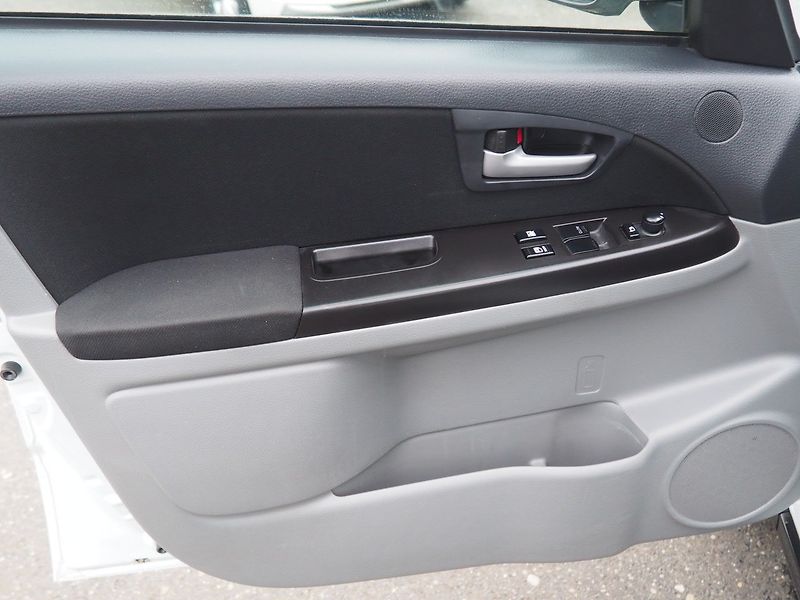 Suzuki SX4 (2013) 1.6 VVT 4x4, AC, 1.Maj CZ - fotka 8 z 32