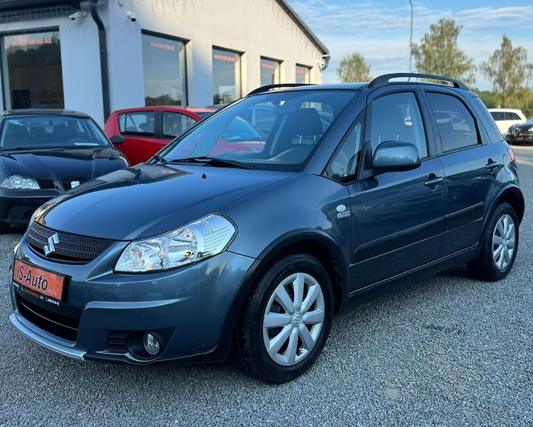 Suzuki SX4 (2009) - fotka 1 z 12