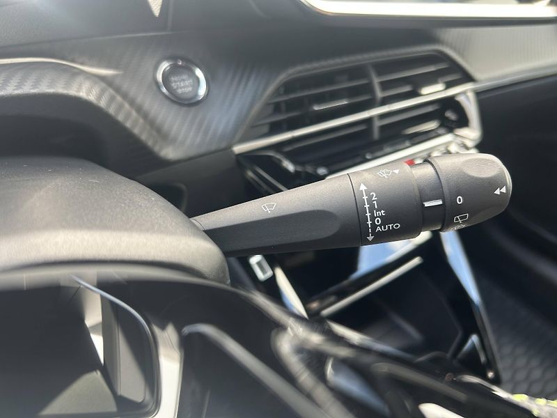 Peugeot 208 (2026) GT e-DCS6 1,2 Hybrid - fotka 19 z 26