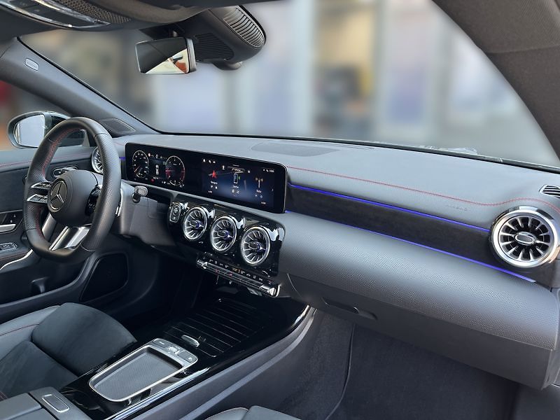 Mercedes-Benz CLA Třída 200 d Shooting Brake AMG - fotka 15 z 21