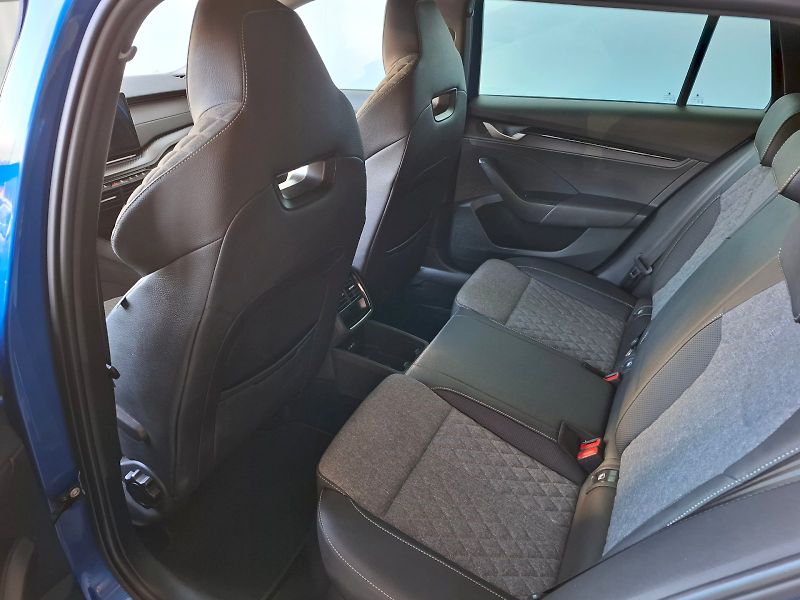 Škoda Octavia (2025) Combi SPORTLINE 1,5 TSI M-HEV - fotka 8 z 30