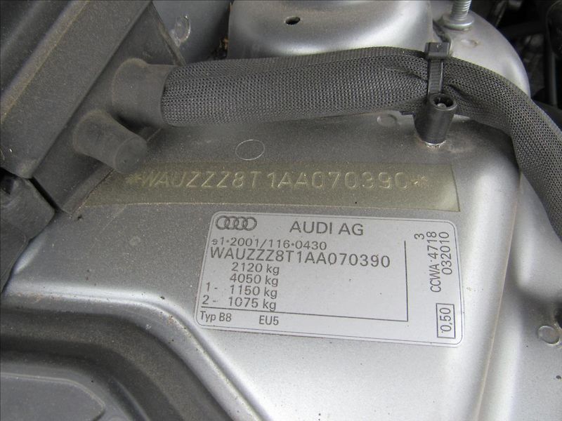 Audi A5 3,0 TDi 176kW Manuál Quattro - fotka 28 z 30