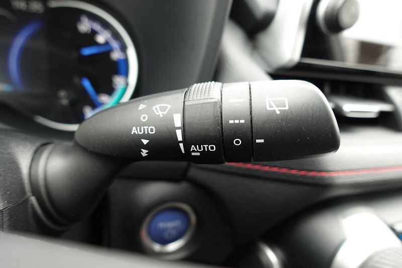 Toyota RAV4 2,5 PHEV Plug-in Comfort 4x4 - fotka 30 z 35