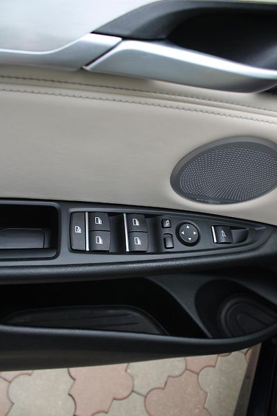 BMW X5 xDrive35i Bang&Olufsen Webasto - fotka 28 z 33