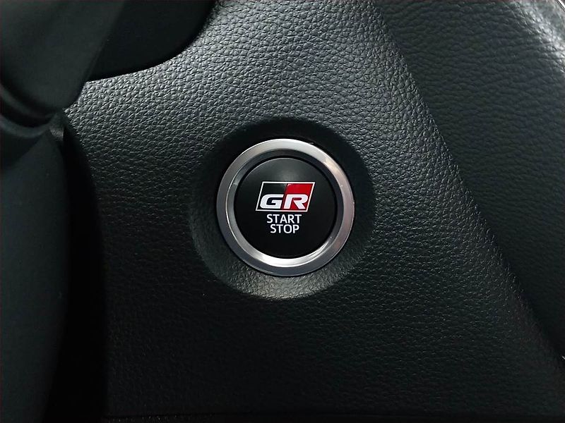 Toyota Corolla (2023) GR Sport 1.8 Hybrid - fotka 19 z 21