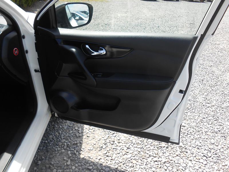 Nissan Qashqai 1.5DCi,LED,KAMERA,PANORAMA - fotka 21 z 49