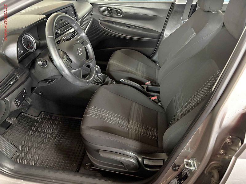 Hyundai i20 (2020) 1.2i, 1.maj,ČR, AC - fotka 9 z 14