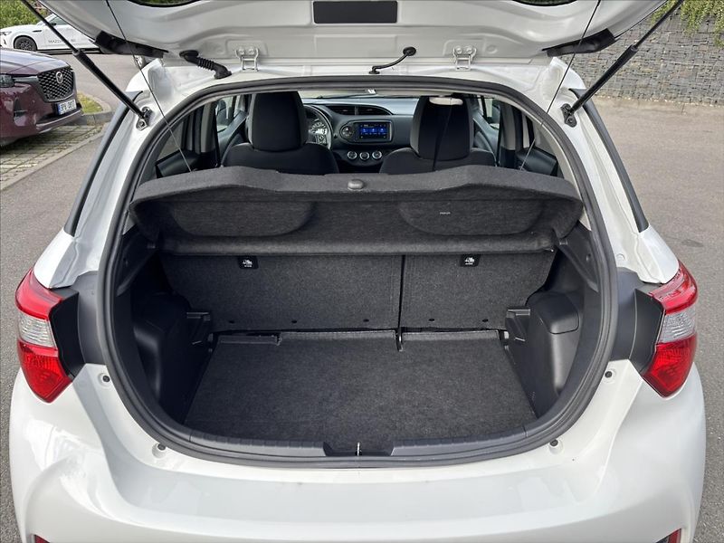 Toyota Yaris 1,5 VVT-i Active KAMERA - fotka 13 z 34