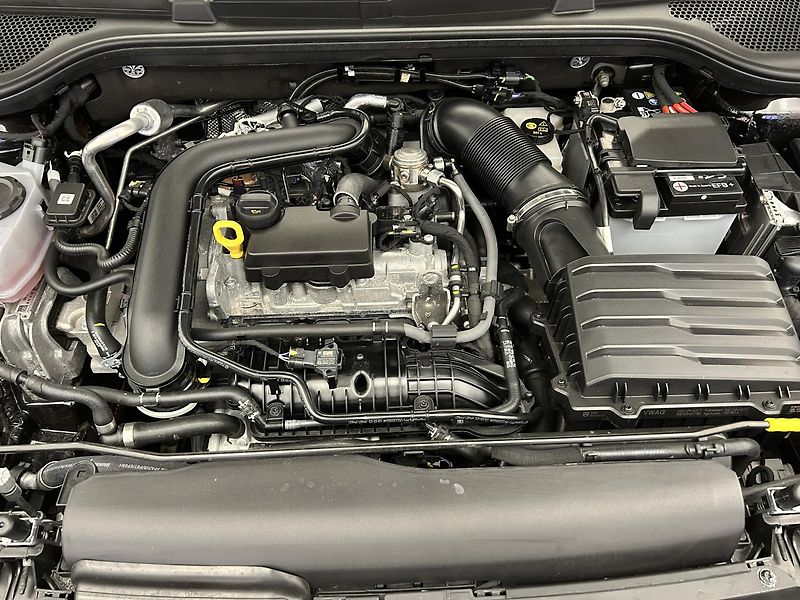 Škoda Kamiq 1.0 TSI Monte Carlo - fotka 24 z 24