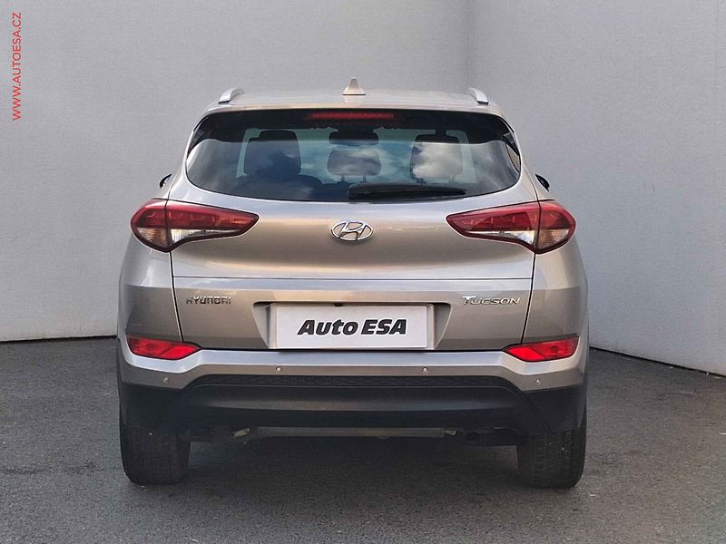 Hyundai Tucson (2017) 1.7 CRDi, AT, navi, kamera - fotka 5 z 19