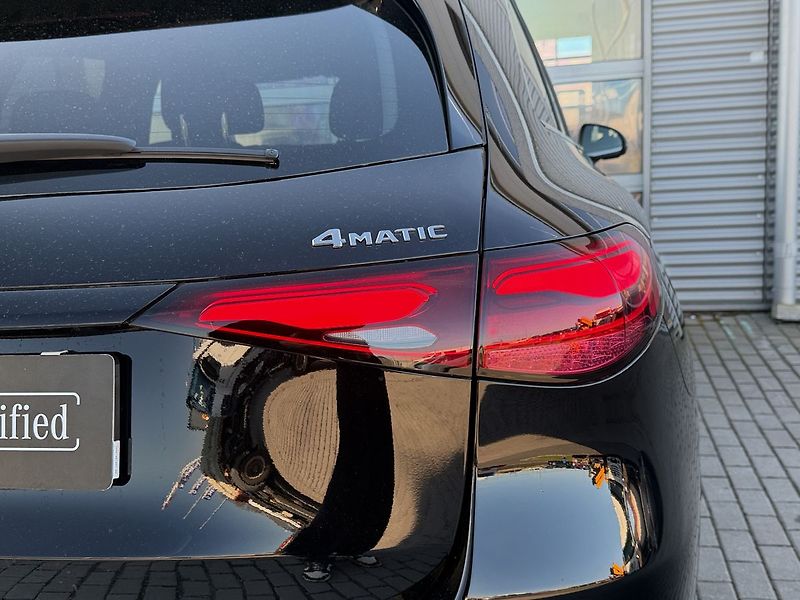 Mercedes-Benz GLC 200 d 4MATIC - fotka 13 z 35