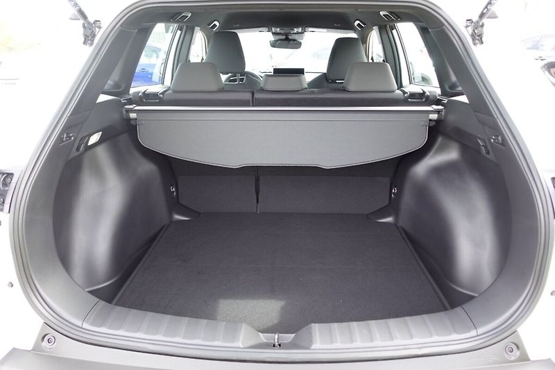 Toyota Corolla Cross 1,8 HEV Comfort Business - fotka 14 z 33
