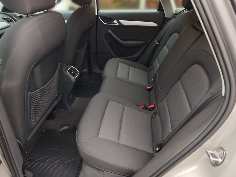 Audi Q3 2,0 TDI  ČR - fotka 7 z 11