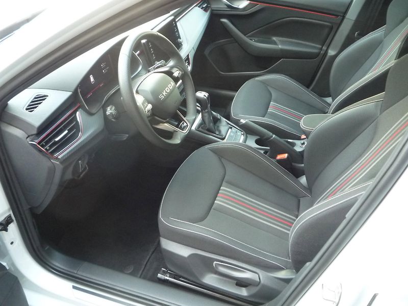 Škoda Scala (2025) 1,0TSi 85kW DSG MONTE CARLO - fotka 7 z 24