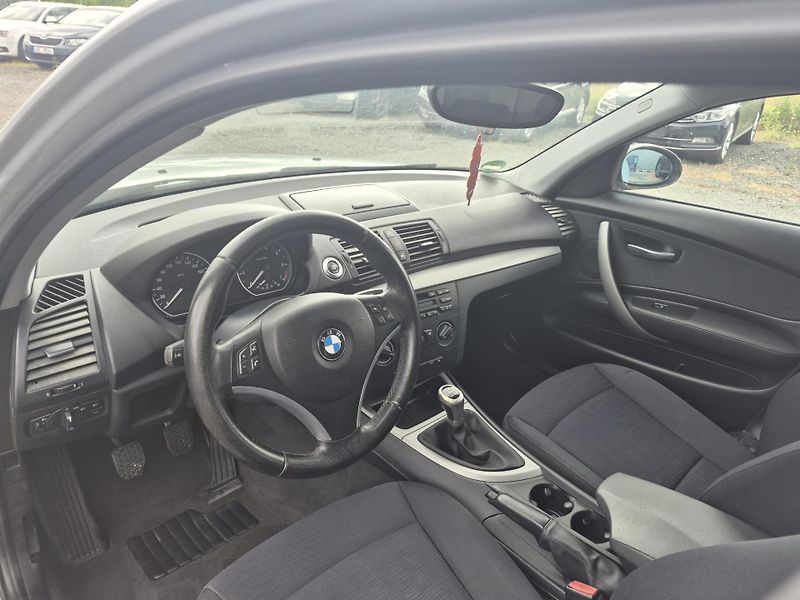 BMW Řada 1 116i, 90 kW, ALU - fotka 22 z 35