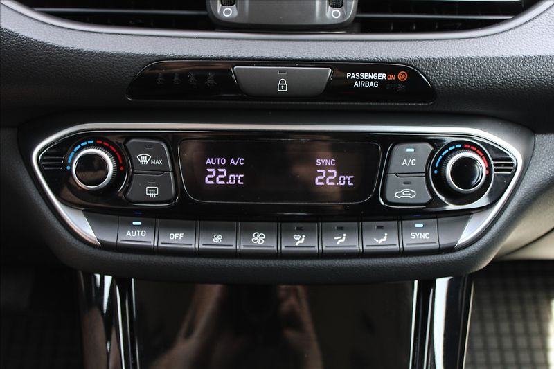 Hyundai i30 1,5 CVVT  ČR,1MAJ,STYLE,ZÁRUKA - fotka 18 z 35